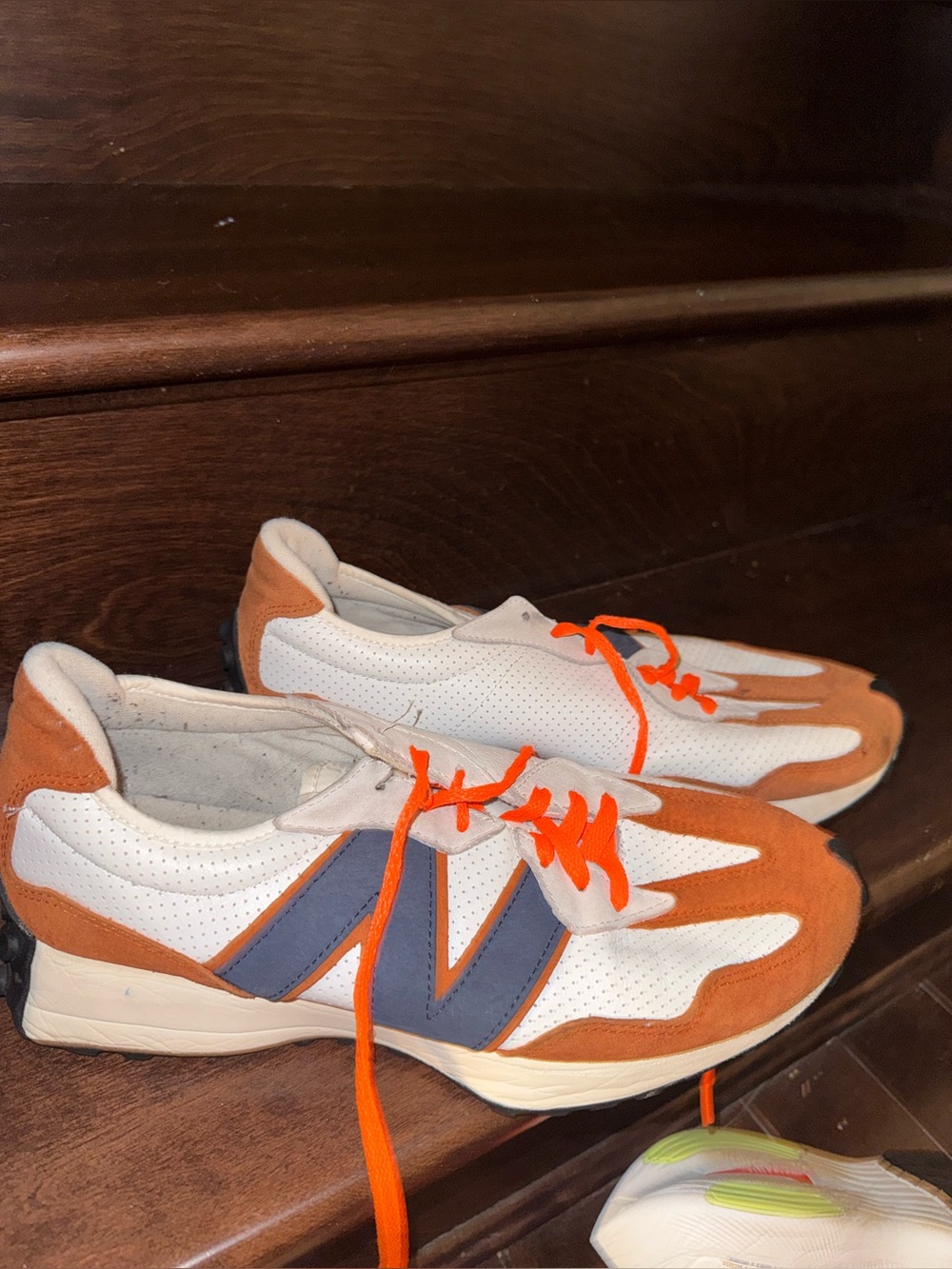 New Balance 327 Leather Sneaker